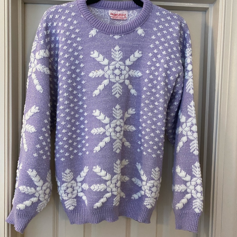 Vintage Janenite USA made Purple and White Snowflake Sweater size Medium